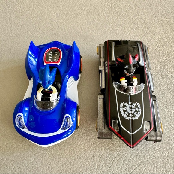 Sonic the Hedgehog & Shadow Action Figure Racing Pull Back Racer Cars | Set of 2 - Picture 1 of 6